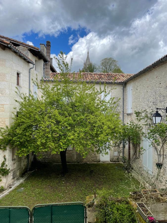 Auberge Du Boisne Villebois-Lavalette Eksteriør billede